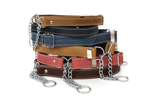 Midnight black martingale leather collar, detail view