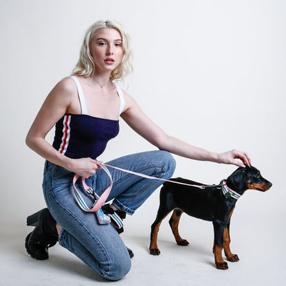 Le Classic dog leash, lifestyle view