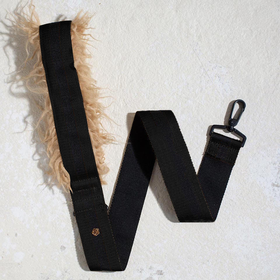 City dog leash fur in Noir No.1